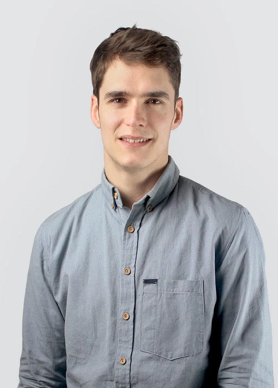 Максим Николаев